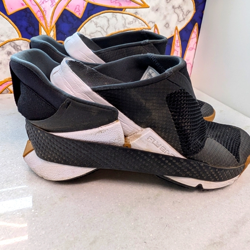 Women's 5 NIKE Go Flyease Slip-on Sneakers Shoes Black/White/Gum